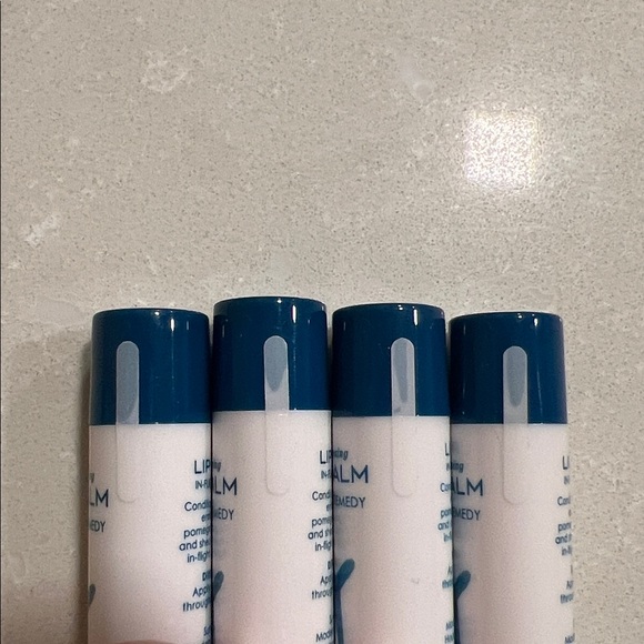 Sunday Riley In-Flight Remedy Lip Balm NWT - Picture 2 of 2